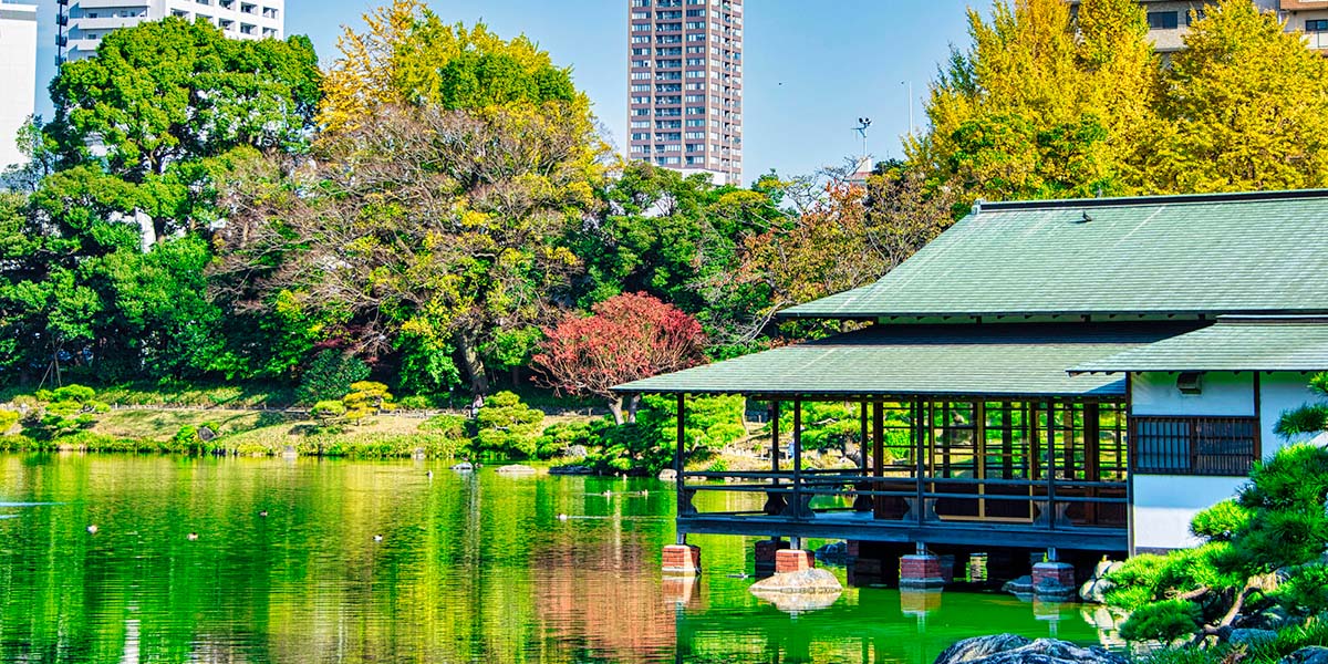 清澄庭園とは?歴史と基本情報